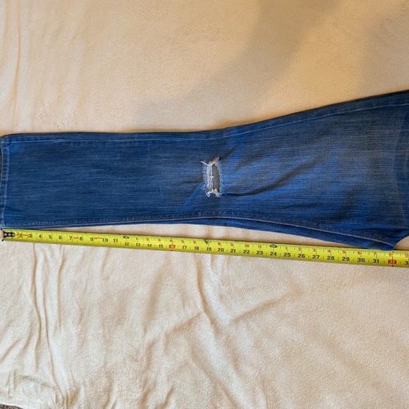 Levi’s Distressed Bootcut Jeans - Women’s Size 8/29 - Picture 9 of 12